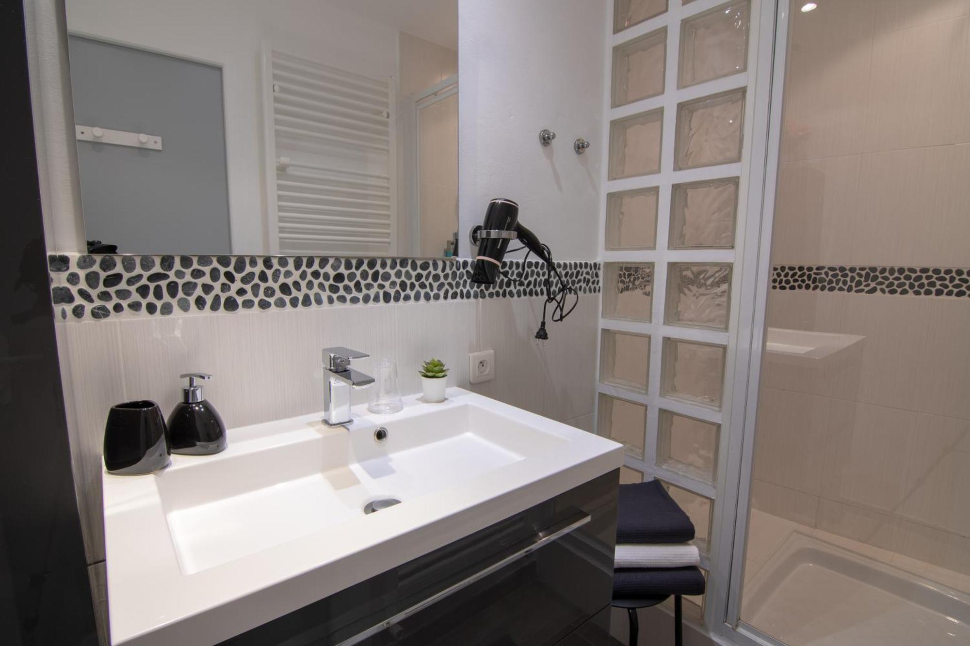 Arles Holiday - La Terrasse Экстерьер фото